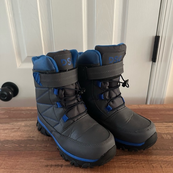 DSG Kids' Menace 100g Winter Boots Boy’s Size 4 - Picture 2 of 9